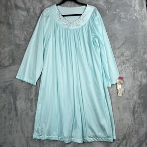 Shadowline Nylon Nightgown Size Large L Vintage Style Sleepwear NWT